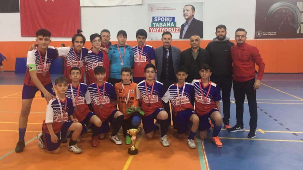 Yıldız Erkek Futsalda okulumuz İl İkincisi